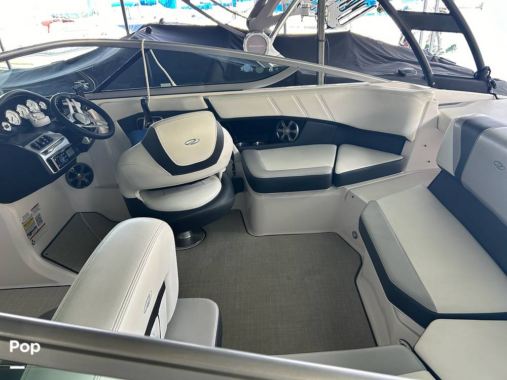 Slide: The Image of Captain's Chair - 14186014