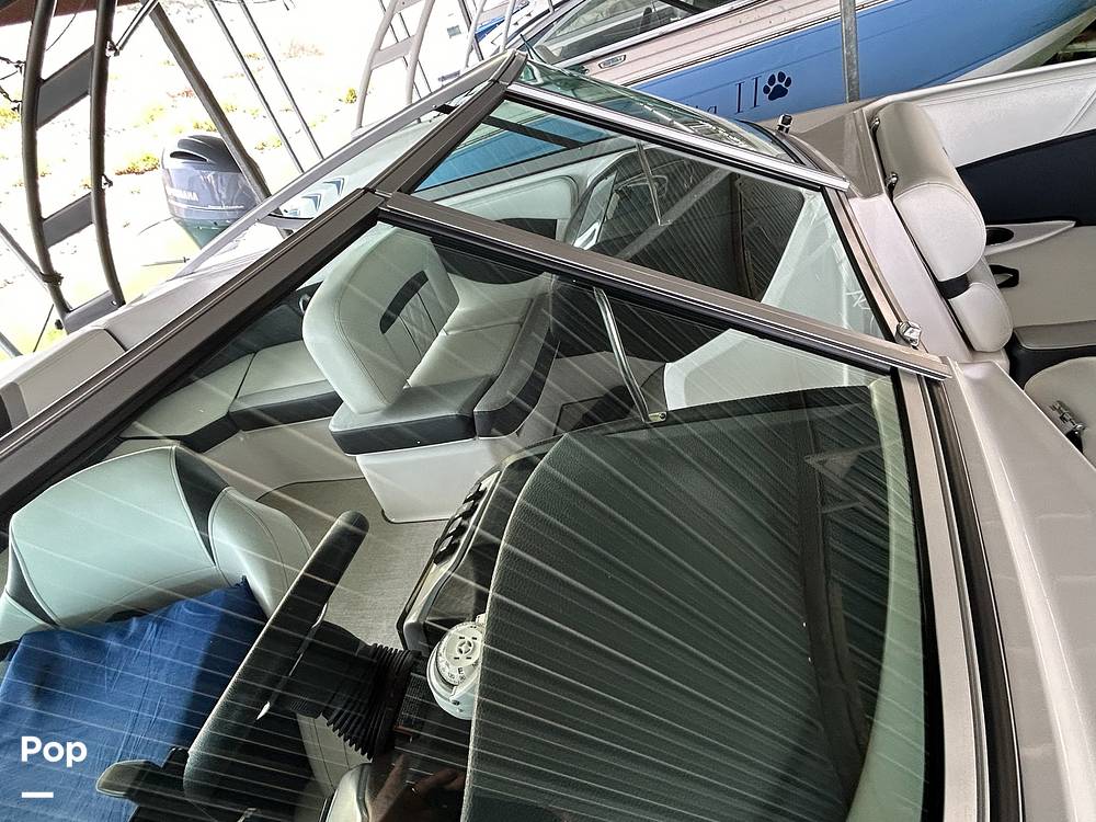 Slide: The Image of Windshield - Walk Through - 14186026