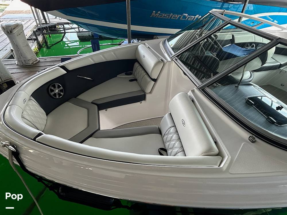 Slide: The Image of Windshield - Walk Through - 14186031