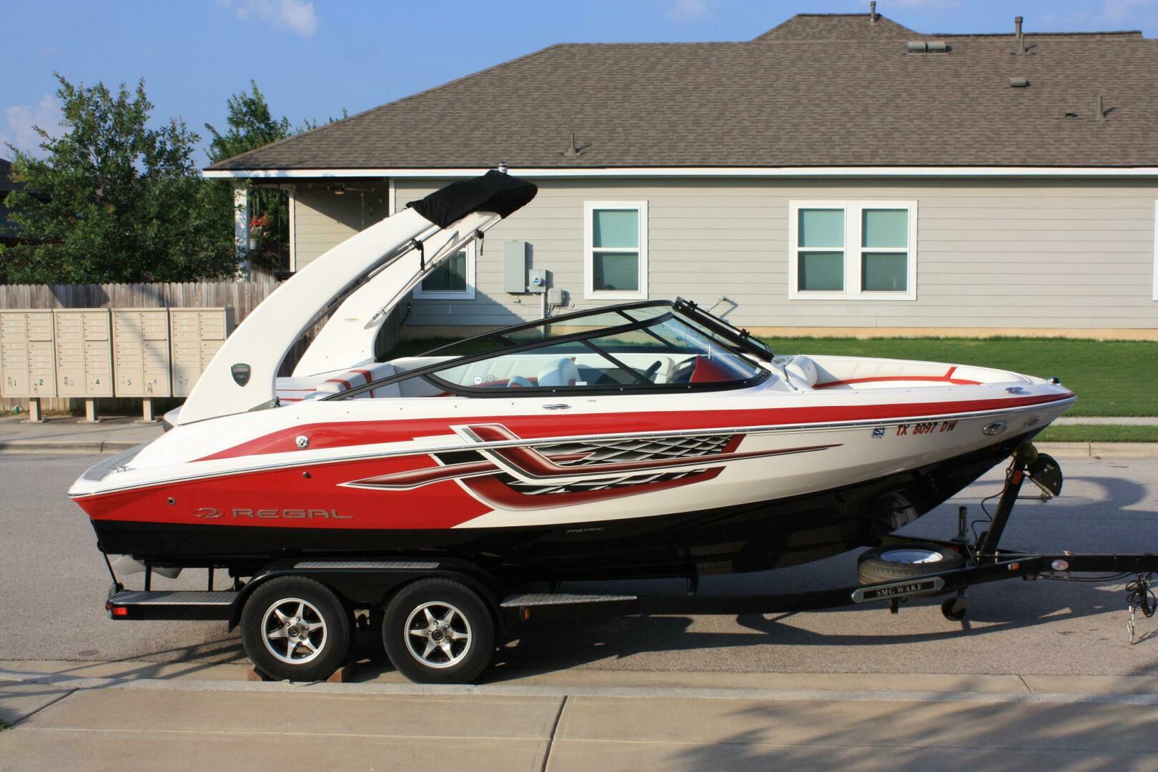 Slide: The Image of Regal 2000 ESX Bowrider 2017 - 5284930