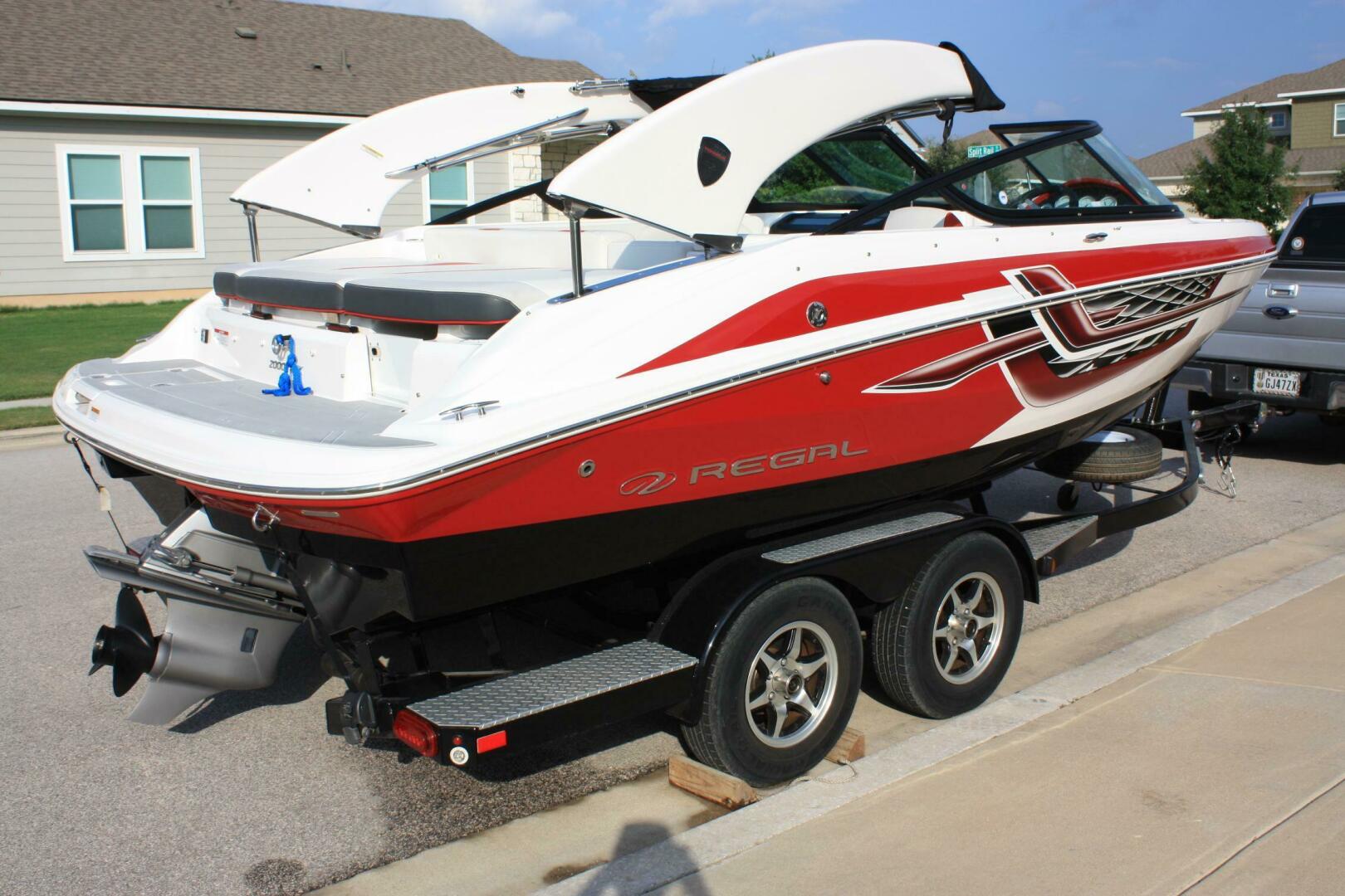 Slide: The Image of Regal 2000 ESX Bowrider 2017 - 5284931