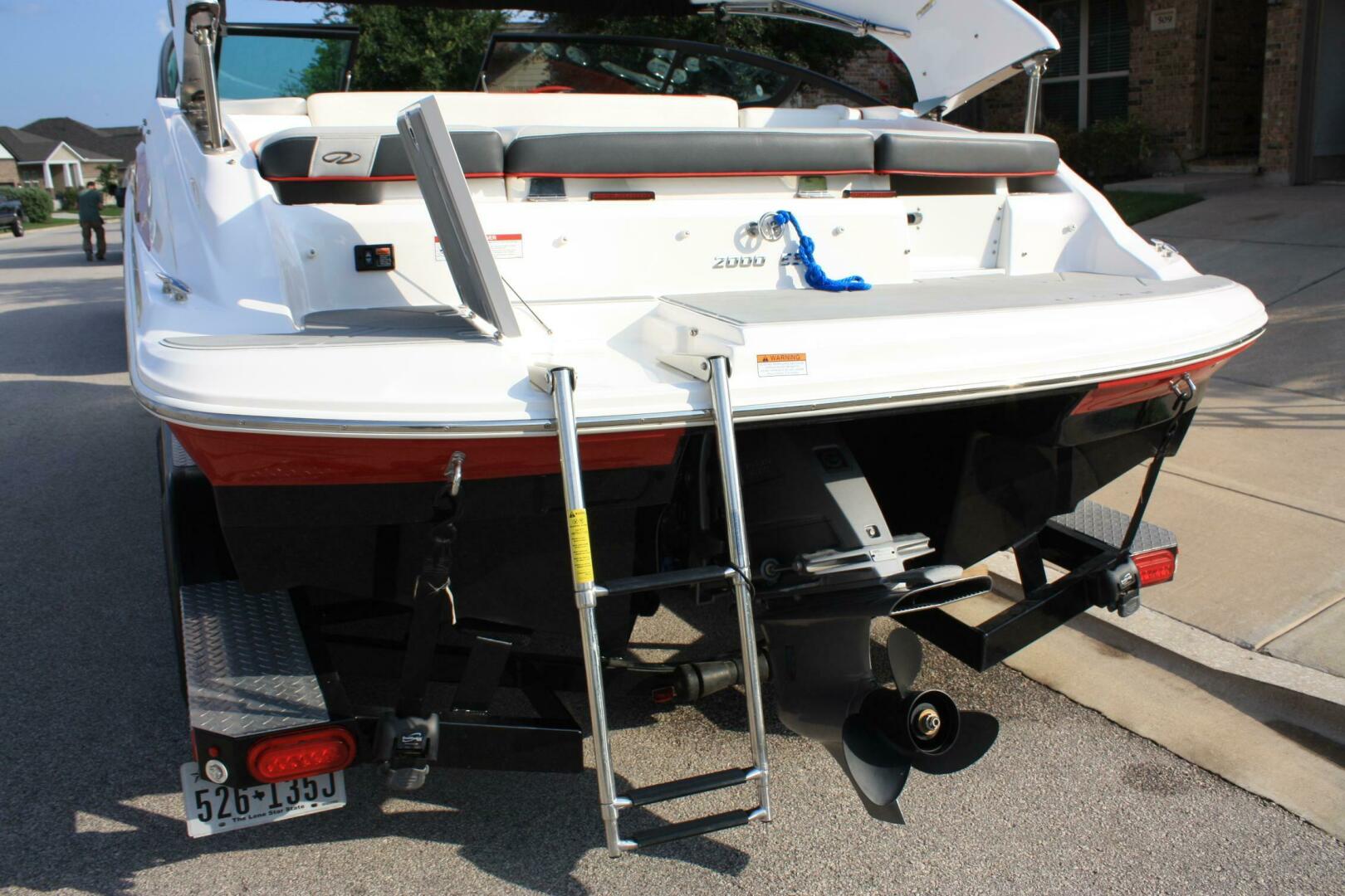 Slide: The Image of Regal 2000 ESX Bowrider 2017 - 5284932