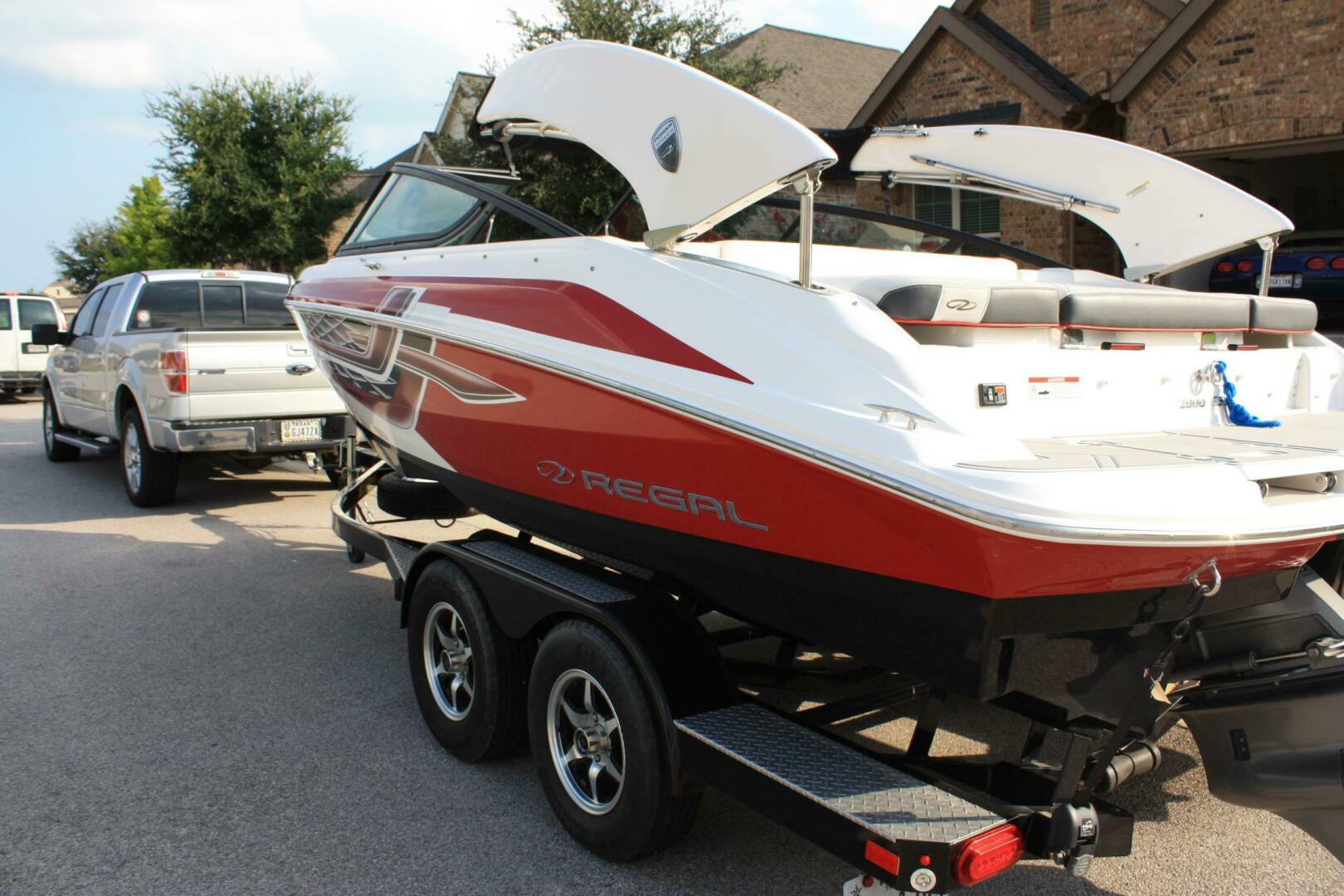 Slide: The Image of Regal 2000 ESX Bowrider 2017 - 5284933