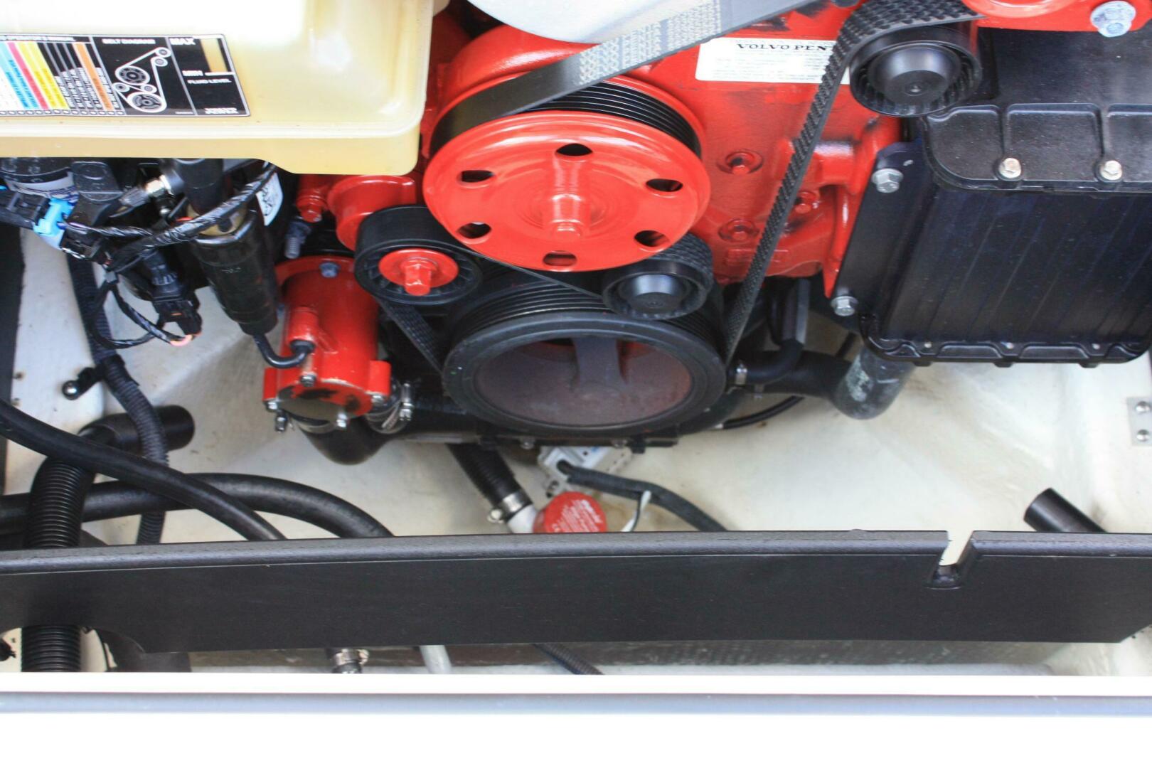 Slide: The Image of Regal 2000 ESX Bowrider 2017 - 5284935