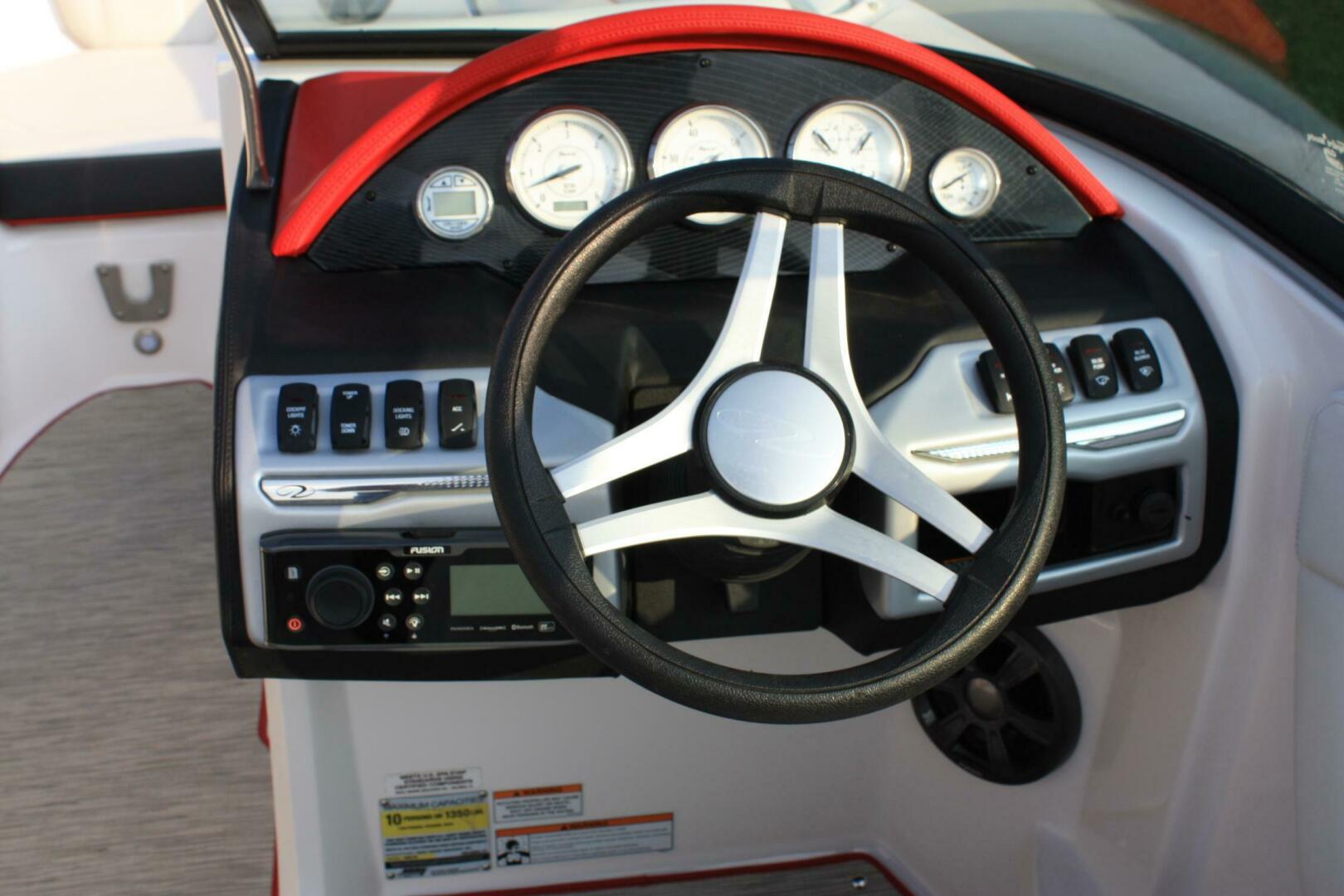 Slide: The Image of Regal 2000 ESX Bowrider 2017 - 5284947