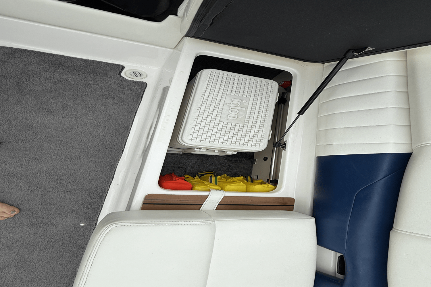 Slide: The Image of Regal 2100 2012 - 18