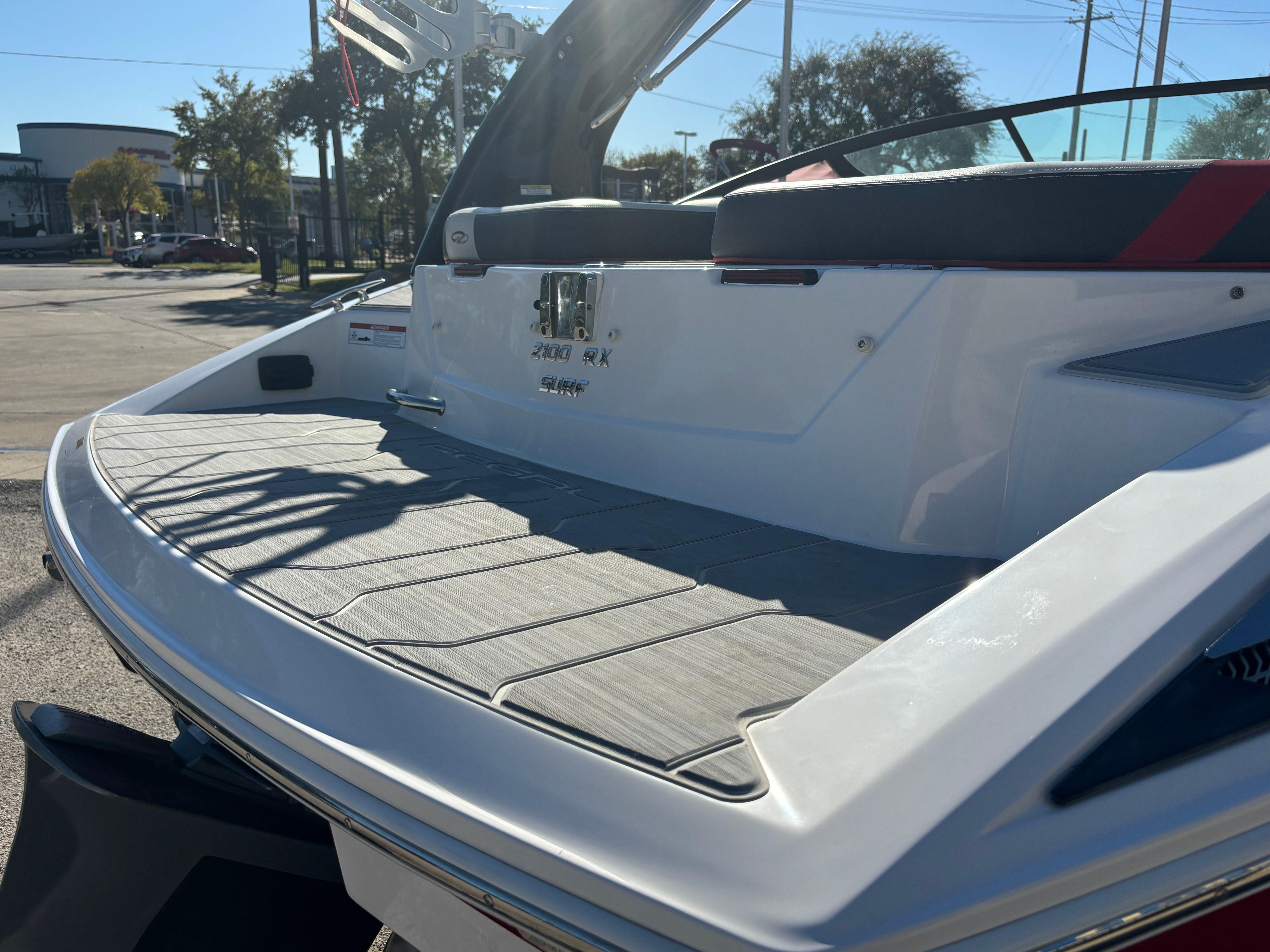 Slide: The Image of 2016 Regal 2100 Rx Surf - Image 10 - 10