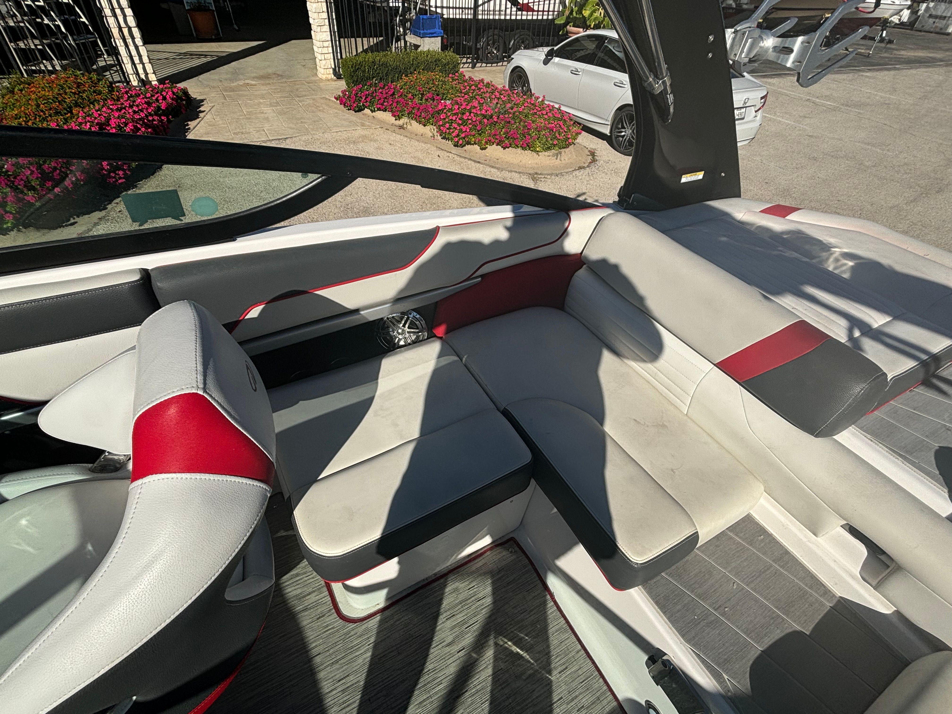 Slide: The Image of 2016 Regal 2100 Rx Surf - Image 14 - 14