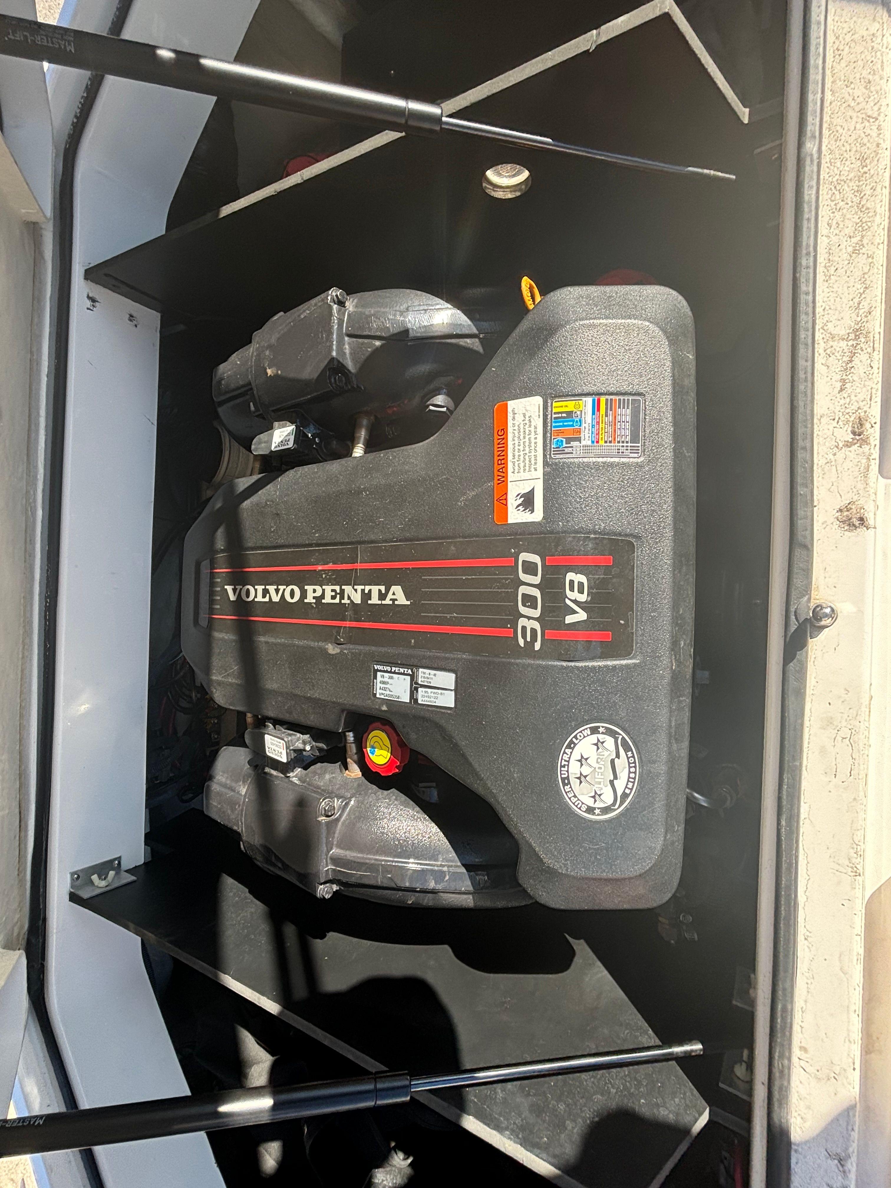 Slide: The Image of 2016 Regal 2100 Rx Surf - Image 25 - 25