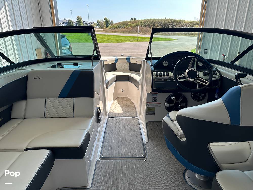 Slide: The Image of Regal 2100 RX SURF 2018 - 14728072