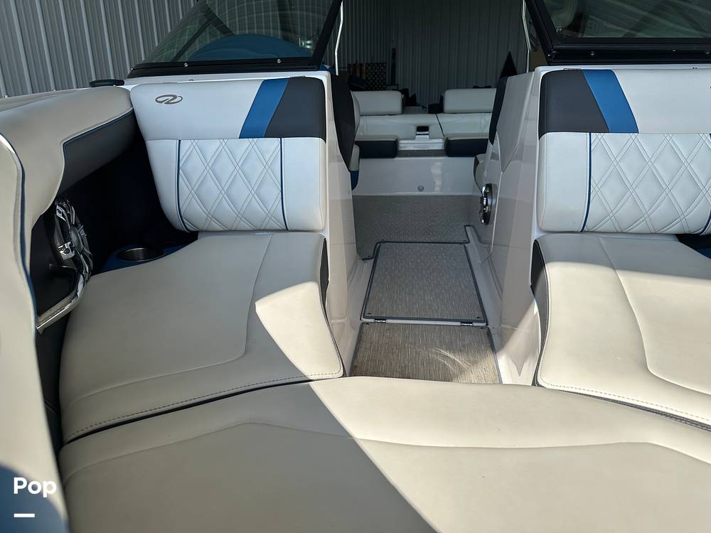 Slide: The Image of Regal 2100 RX SURF 2018 - 14728097