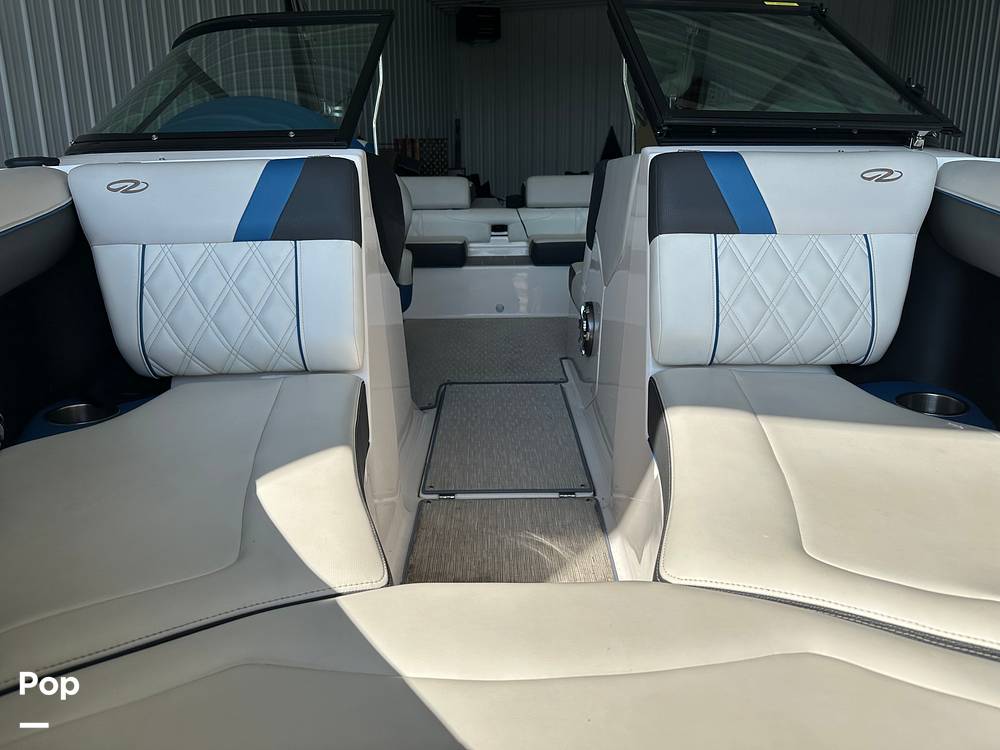 Slide: The Image of Regal 2100 RX SURF 2018 - 14728098