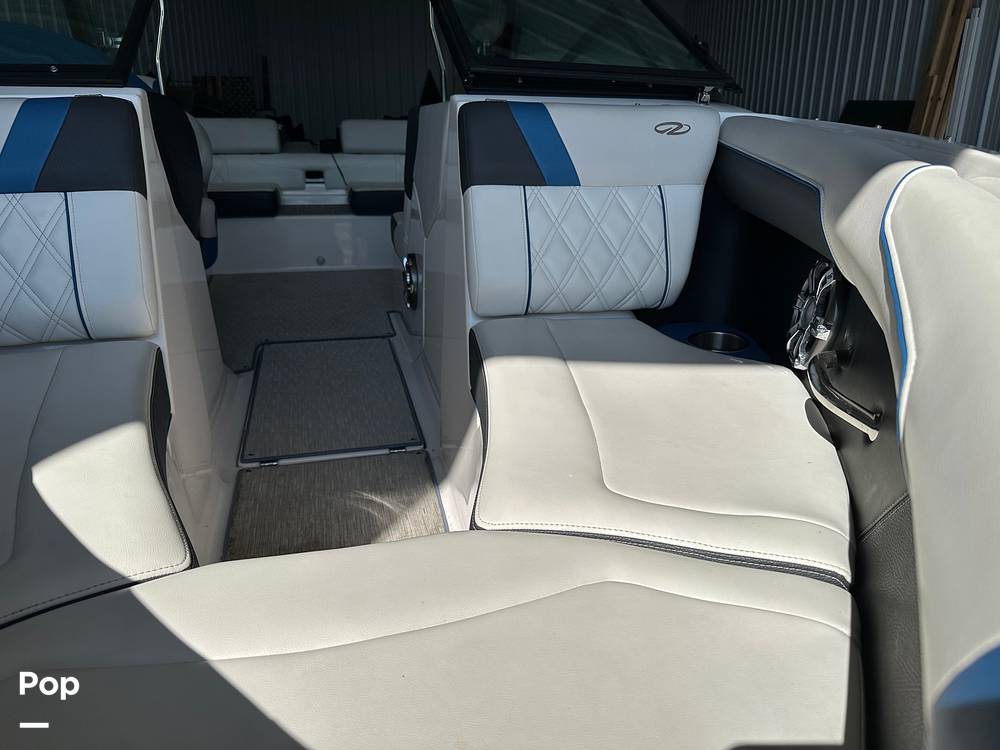 Slide: The Image of Regal 2100 RX SURF 2018 - 14728074