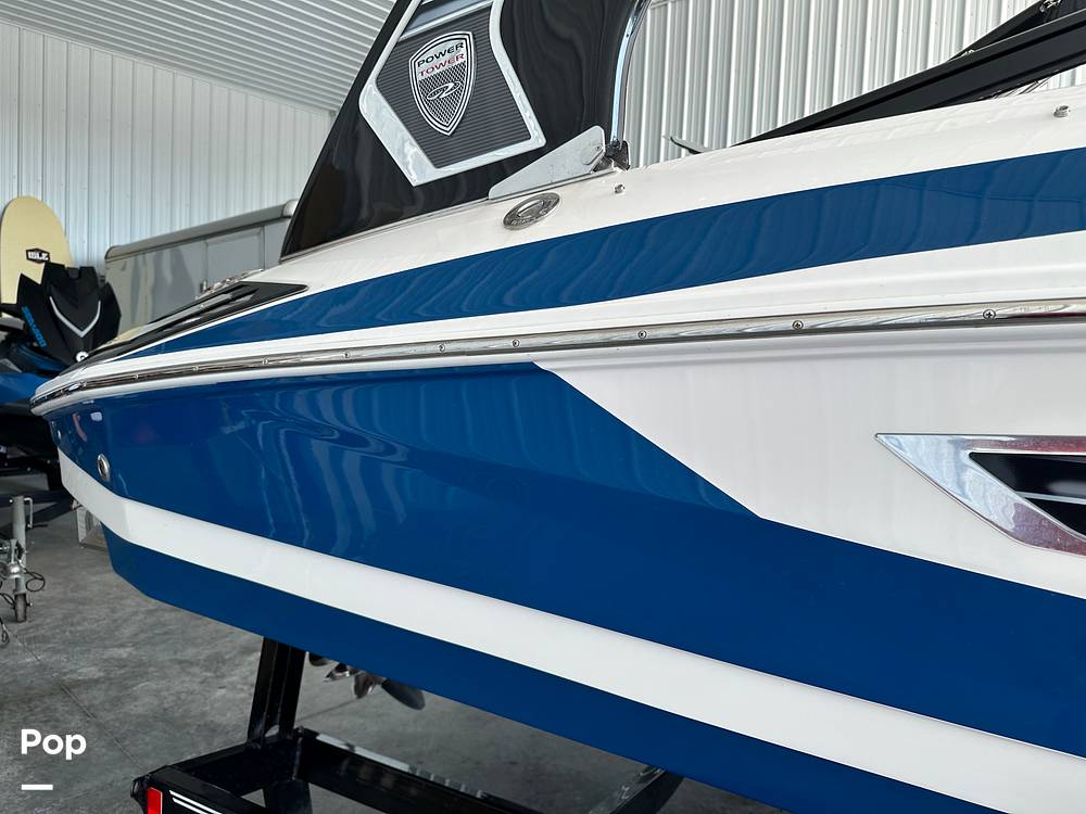 Slide: The Image of Regal 2100 RX SURF 2018 - 14727921