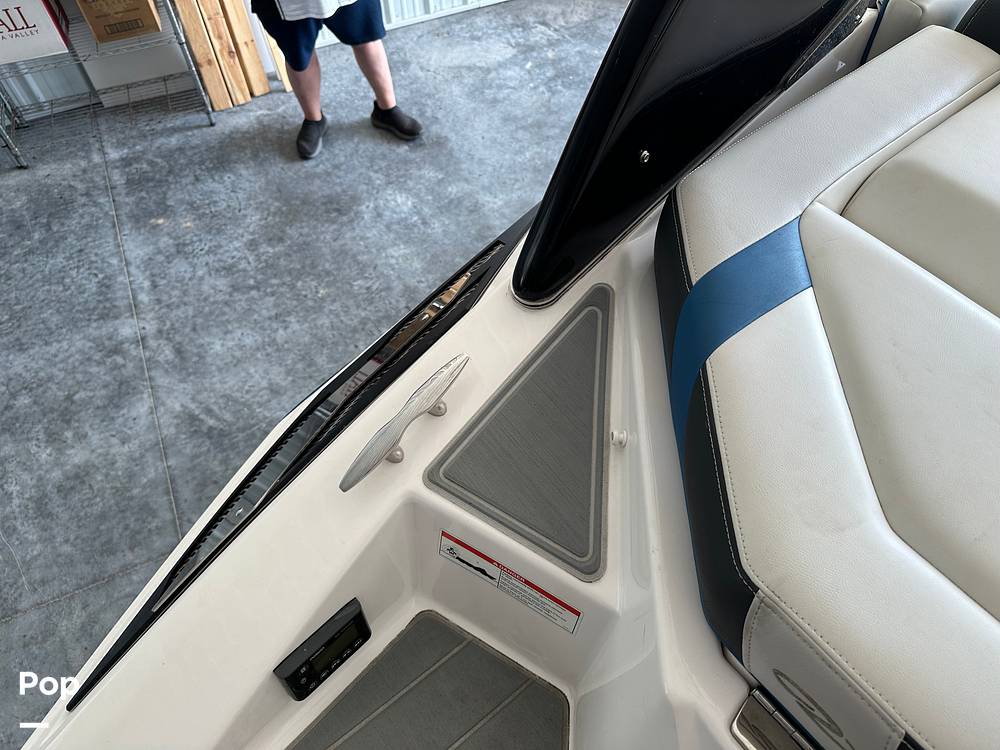 Slide: The Image of Regal 2100 RX SURF 2018 - 14727942
