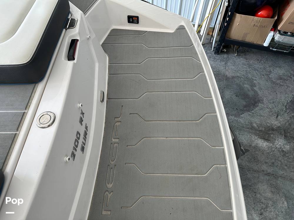 Slide: The Image of Regal 2100 RX SURF 2018 - 14727945