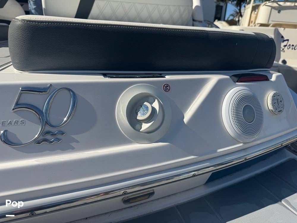 Slide: The Image of Regal 2300 Bowrider 2021 - 15025496