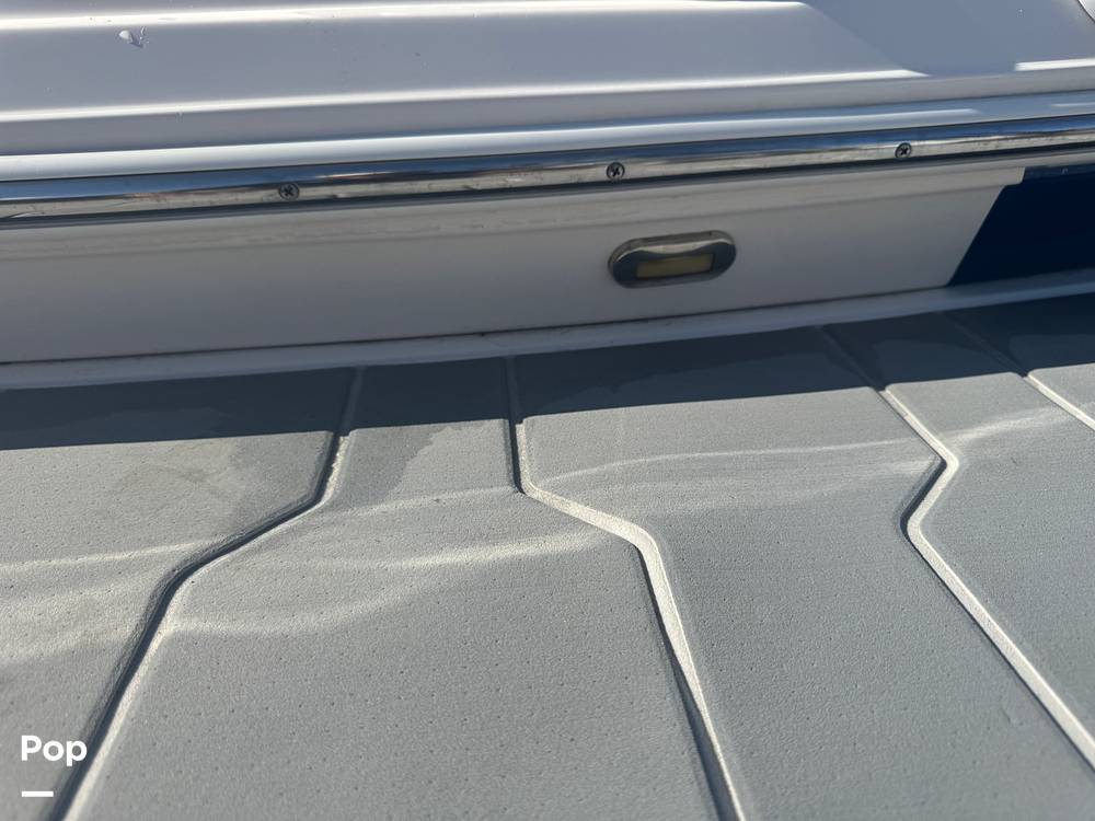 Slide: The Image of Regal 2300 Bowrider 2021 - 15025498