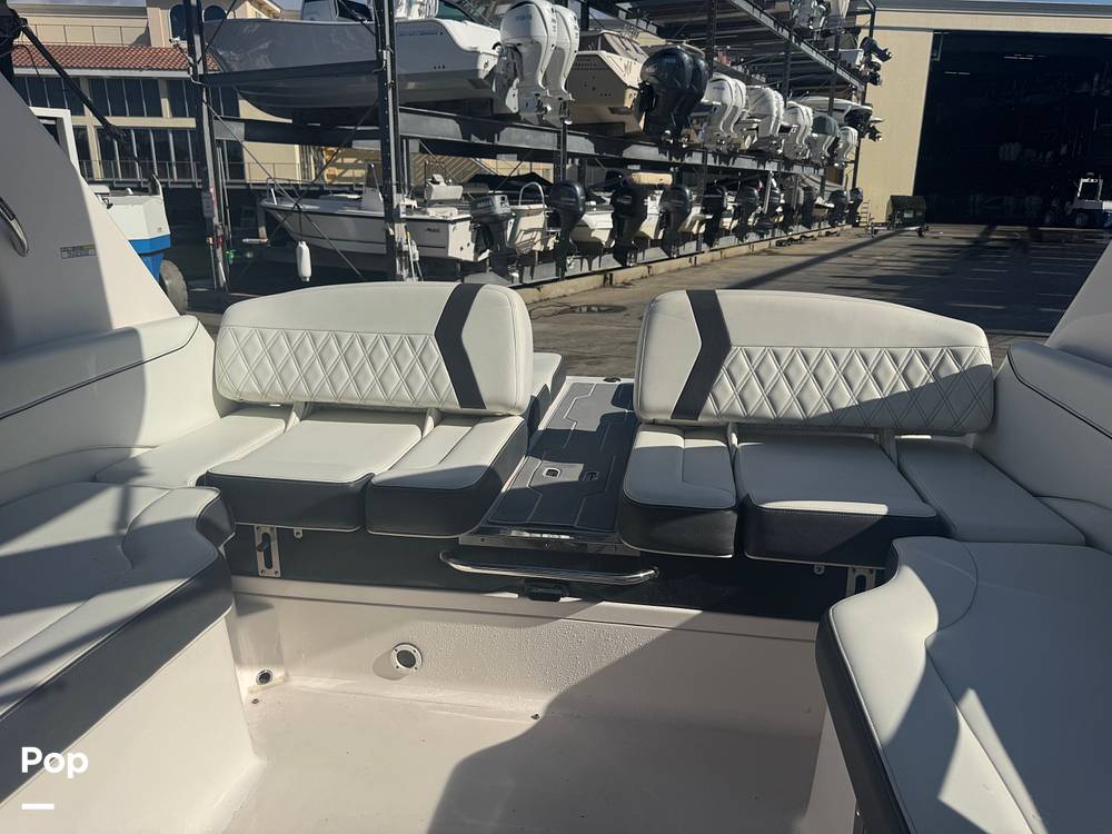 Slide: The Image of Regal 2300 Bowrider 2021 - 15025506