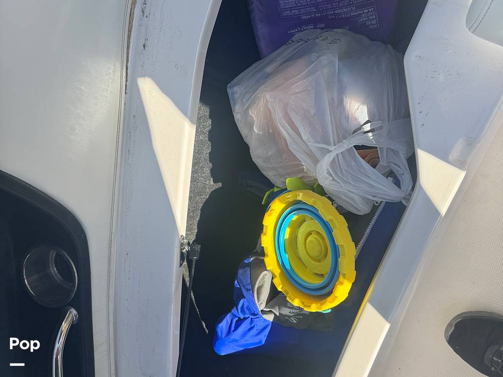 Slide: The Image of Regal 2300 Bowrider 2021 - 15025525