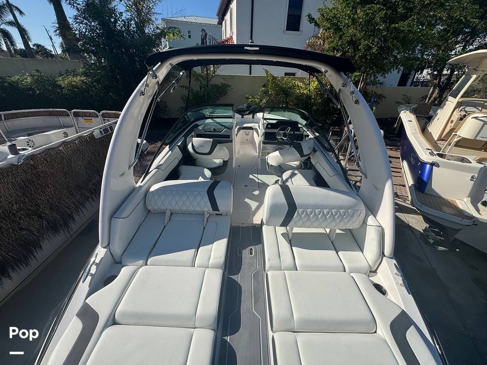Slide: The Image of Regal 2300 Bowrider 2021 - 15025583