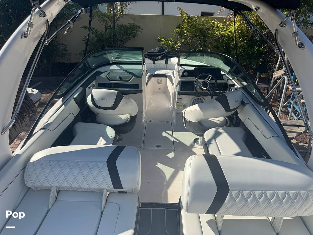 Slide: The Image of Regal 2300 Bowrider 2021 - 15025585
