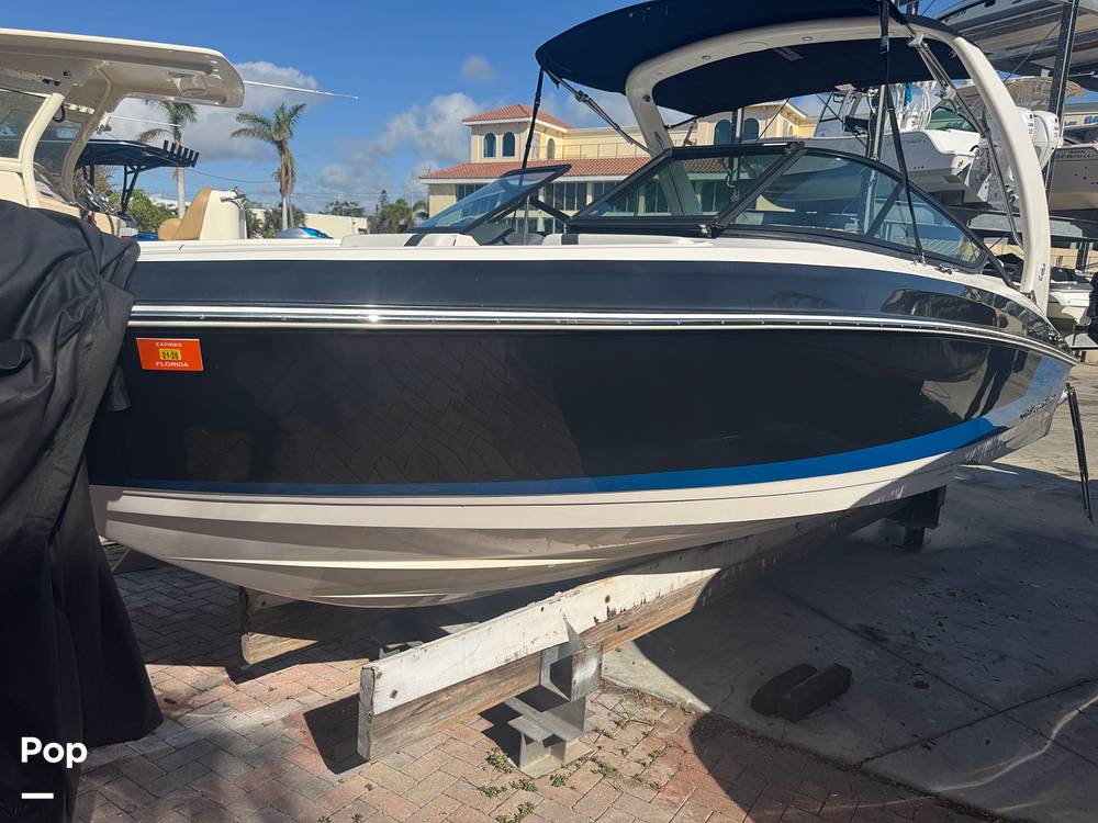 Slide: The Image of Regal 2300 Bowrider 2021 - 15025595