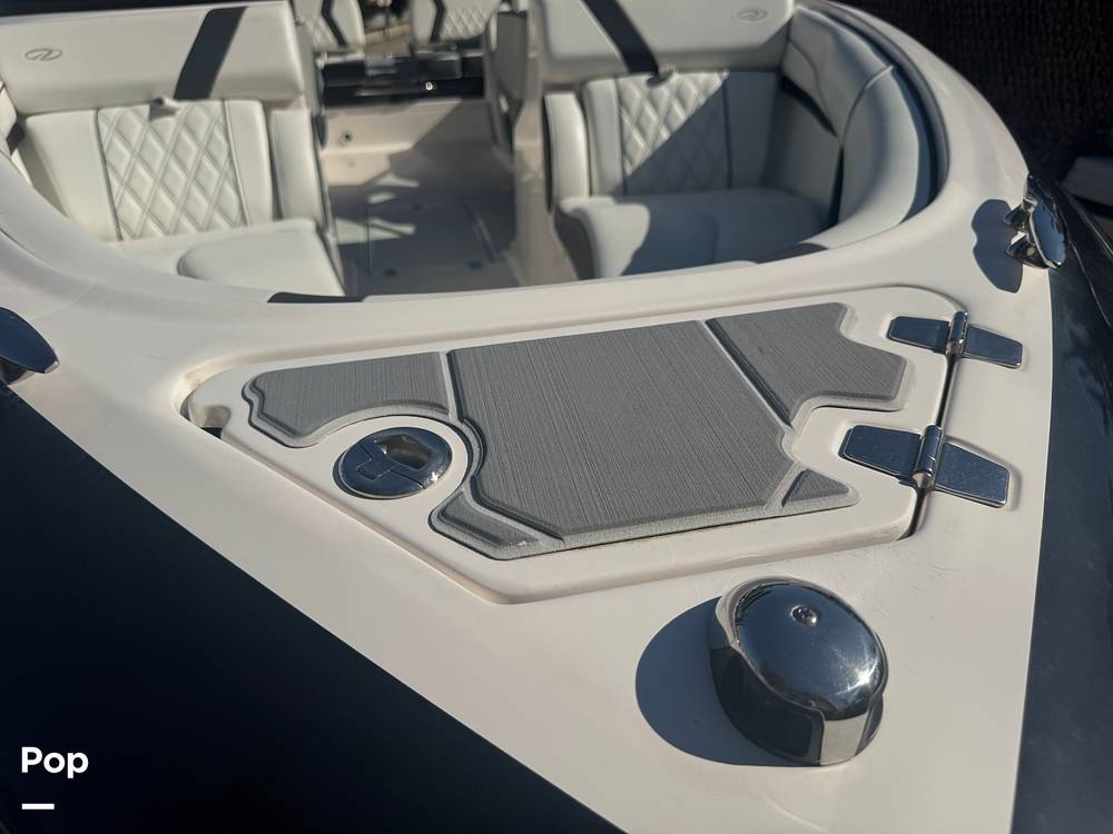 Slide: The Image of Regal 2300 Bowrider 2021 - 15025600