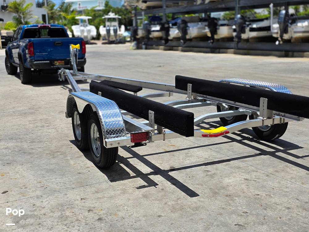 Slide: The Image of Regal 2300 Bowrider 2021 - 15569560