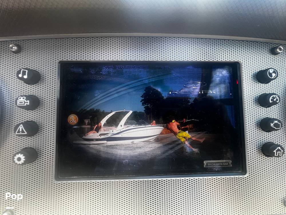 Slide: The Image of GPS Screen Turned On - 15604152