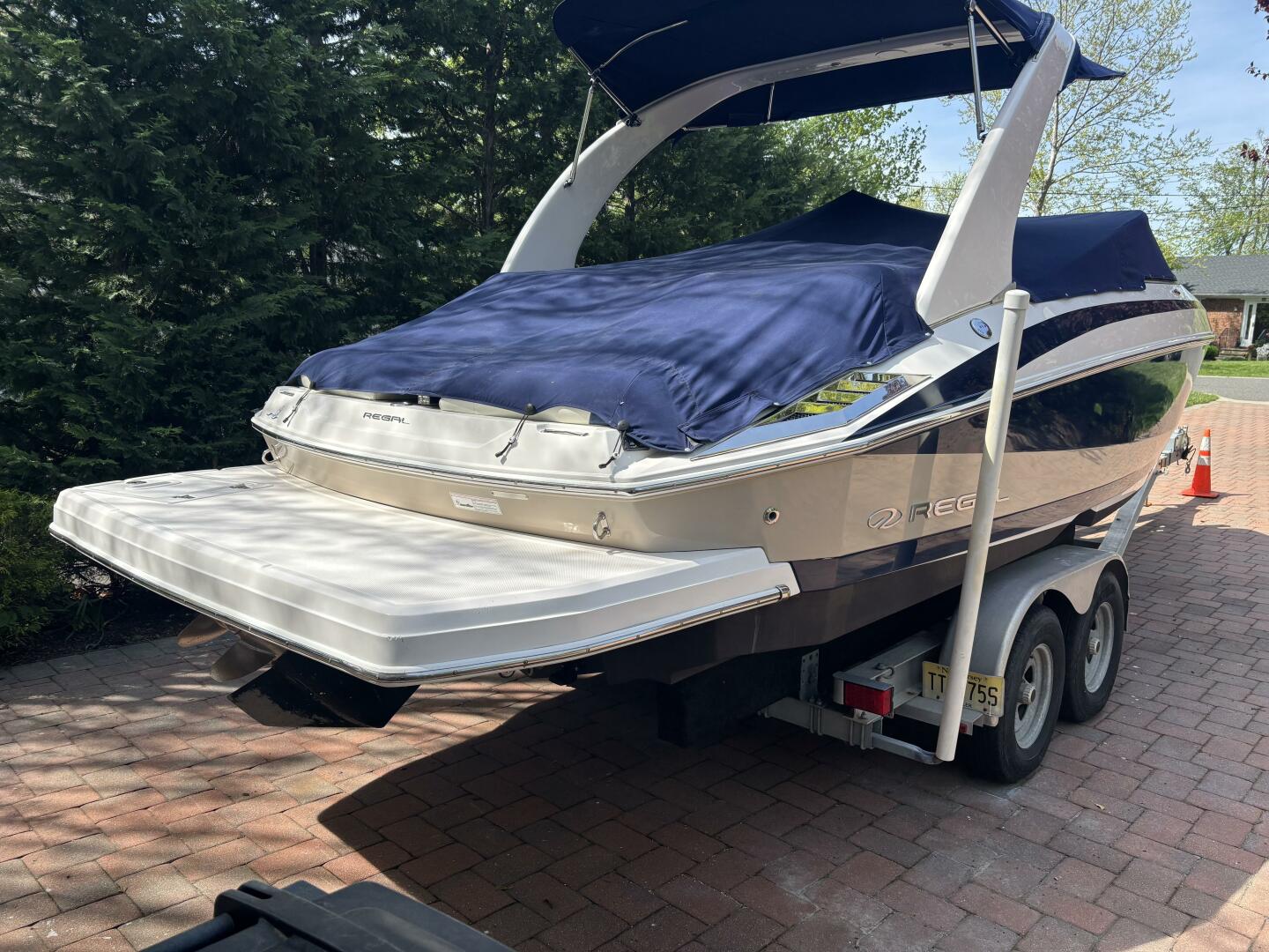 Slide: The Image of Regal 2500 Bowrider 2012 - 5279198