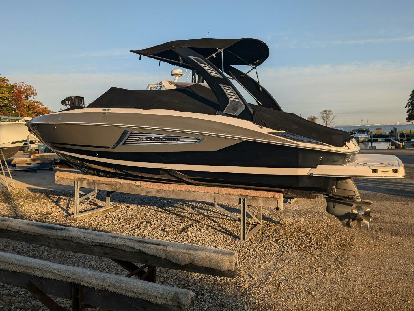 Slide: The Image of Regal 2500 RX Bowrider 2017 - 1