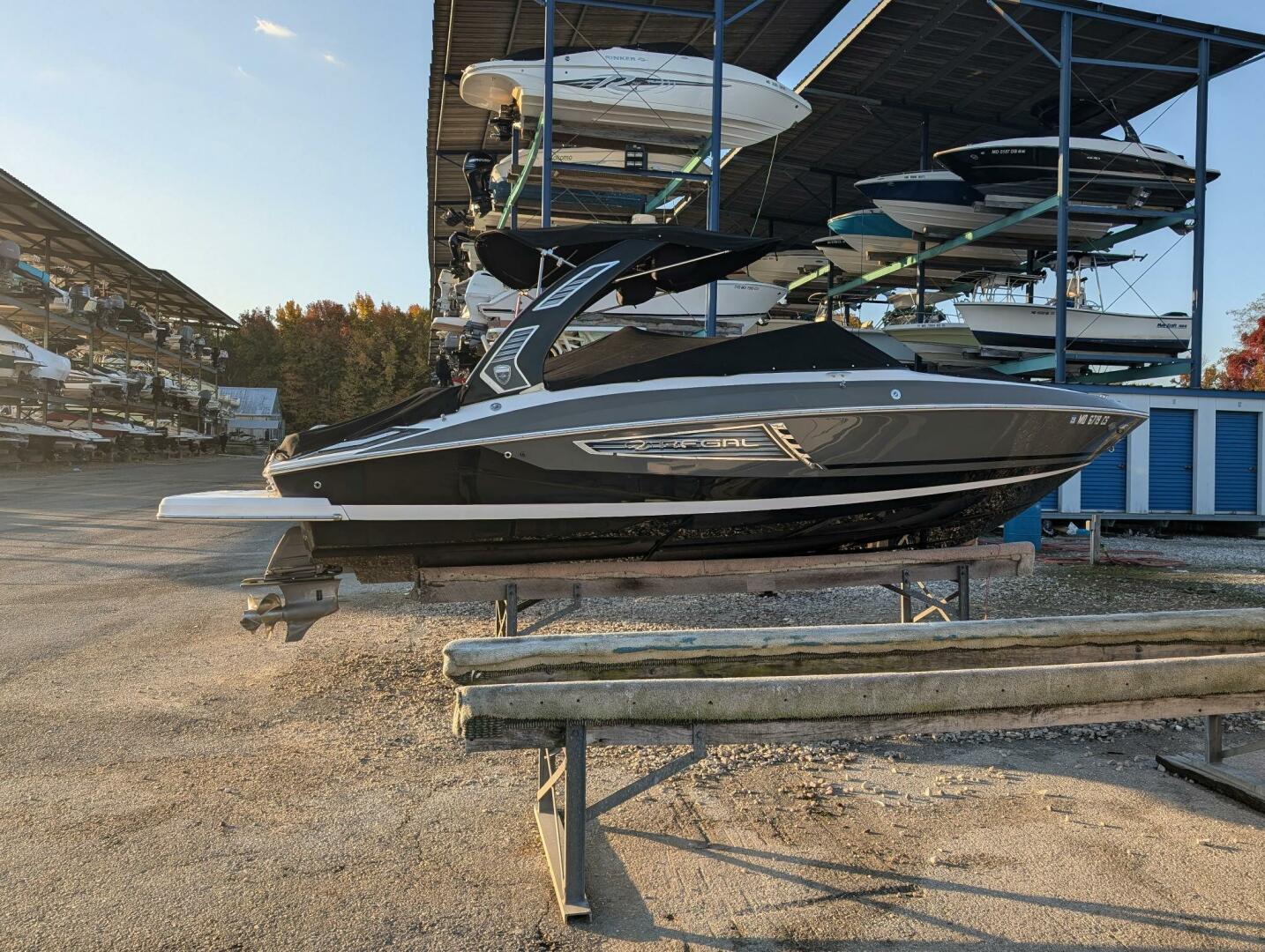 Slide: The Image of Regal 2500 RX Bowrider 2017 - 4