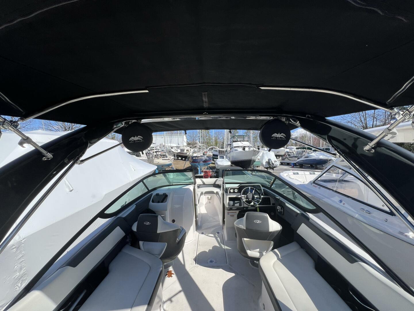 Slide: The Image of Regal 2500 RX Bowrider 2017 - 5157950