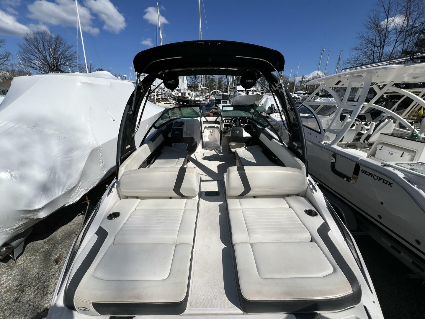 Slide: The Image of Regal 2500 RX Bowrider 2017 - 5157951