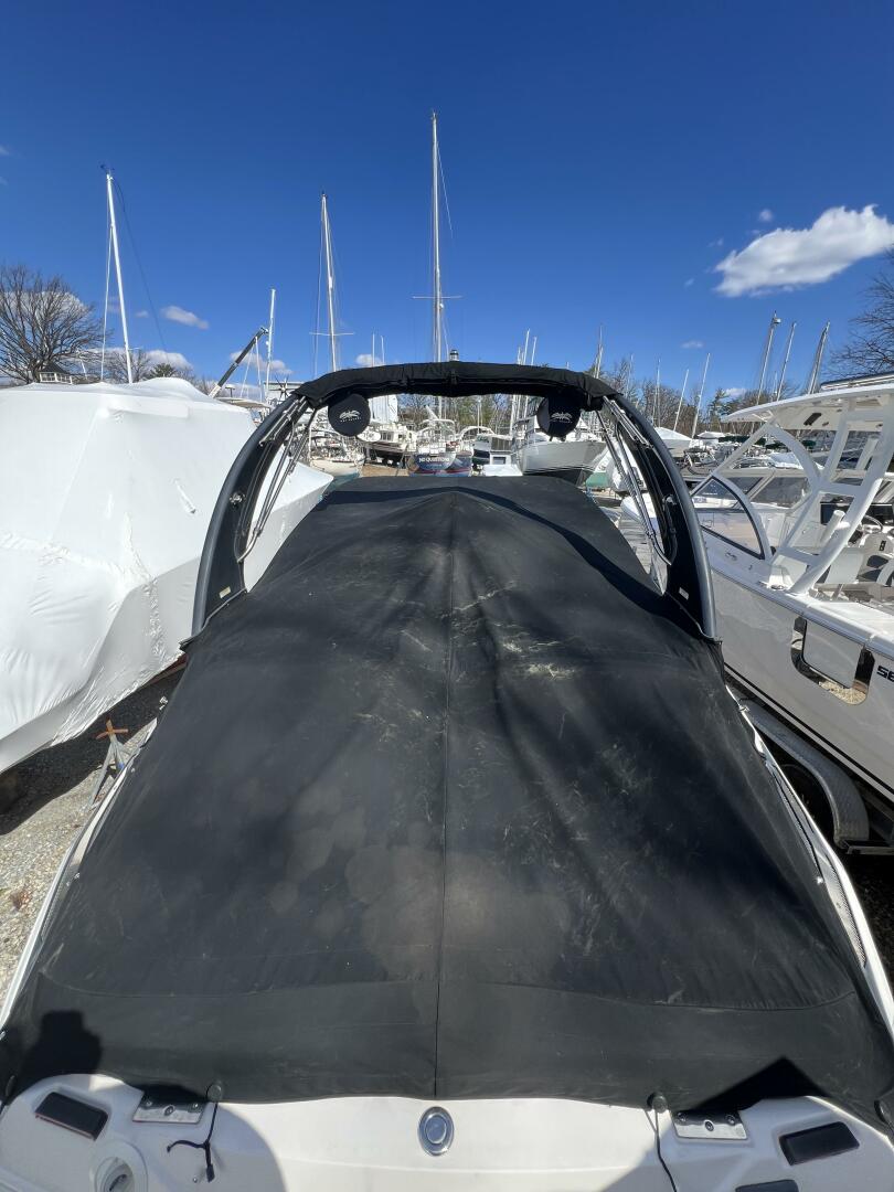 Slide: The Image of Regal 2500 RX Bowrider 2017 - 5157988