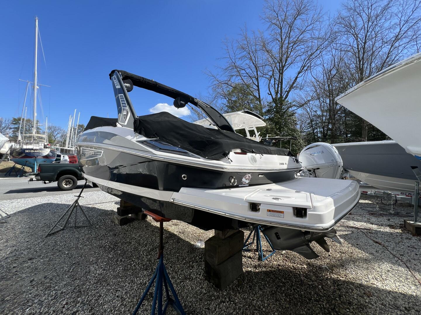 Slide: The Image of Regal 2500 RX Bowrider 2017 - 5157992