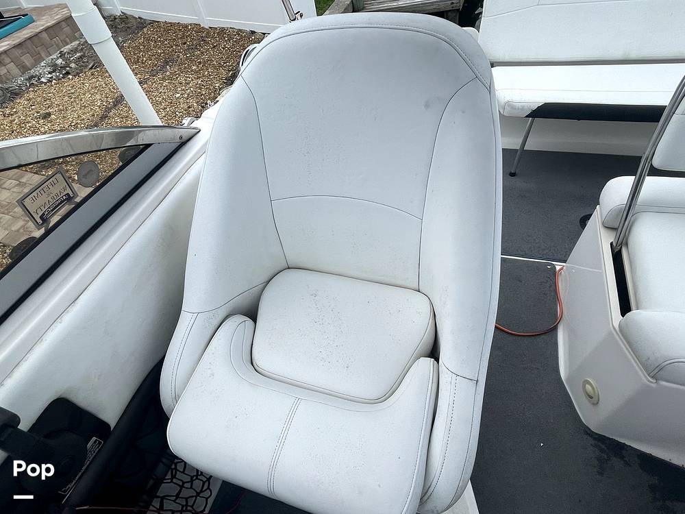 Slide: The Image of Captain's Chair - 11915837