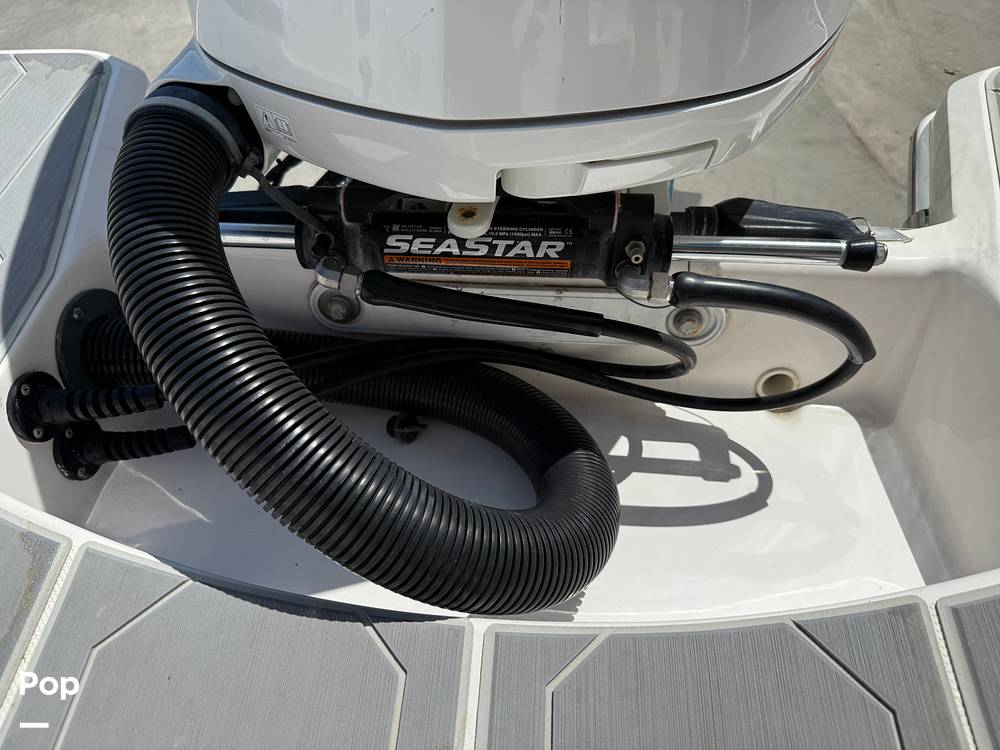 Slide: The Image of Regal 26 XO 2020 - 15315329