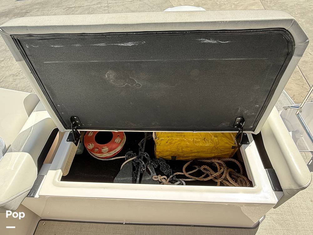 Slide: The Image of Regal 26 XO 2020 - 15315343