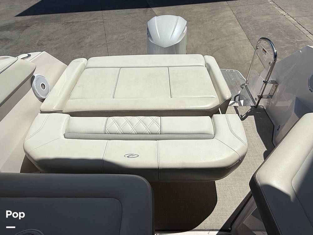 Slide: The Image of Regal 26 XO 2020 - 15315348