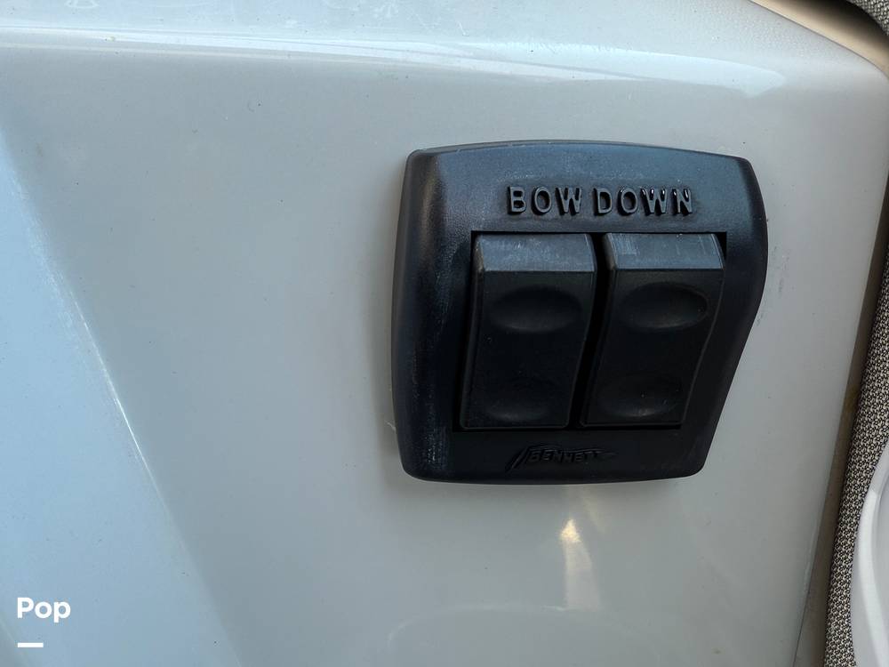 Slide: The Image of Regal 26 XO 2020 - 15315364