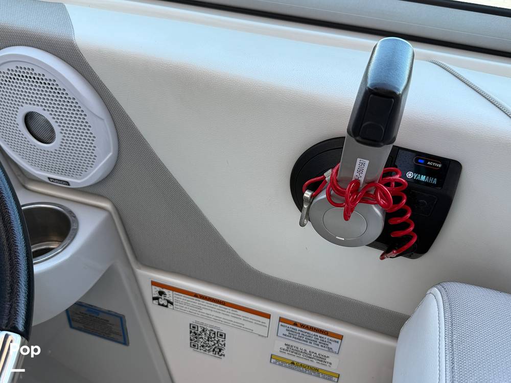 Slide: The Image of Regal 26 XO 2020 - 15315371