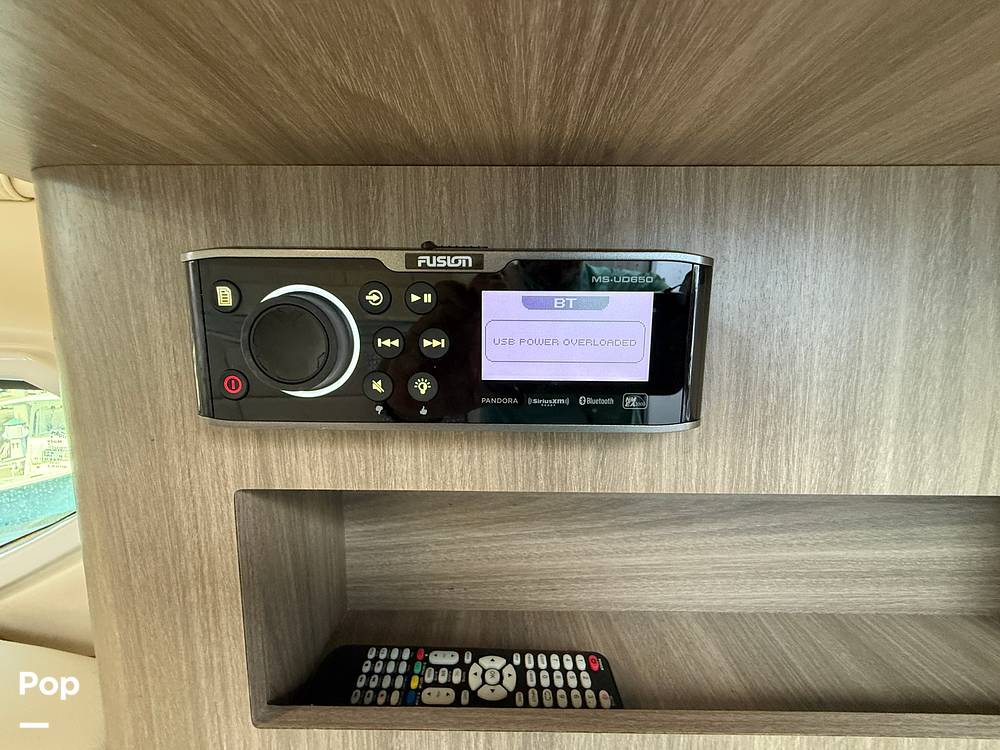 Slide: The Image of Regal 26 XO 2020 - 15315393