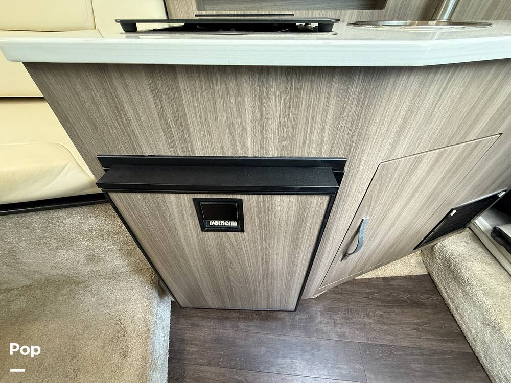 Slide: The Image of Regal 26 XO 2020 - 15315396