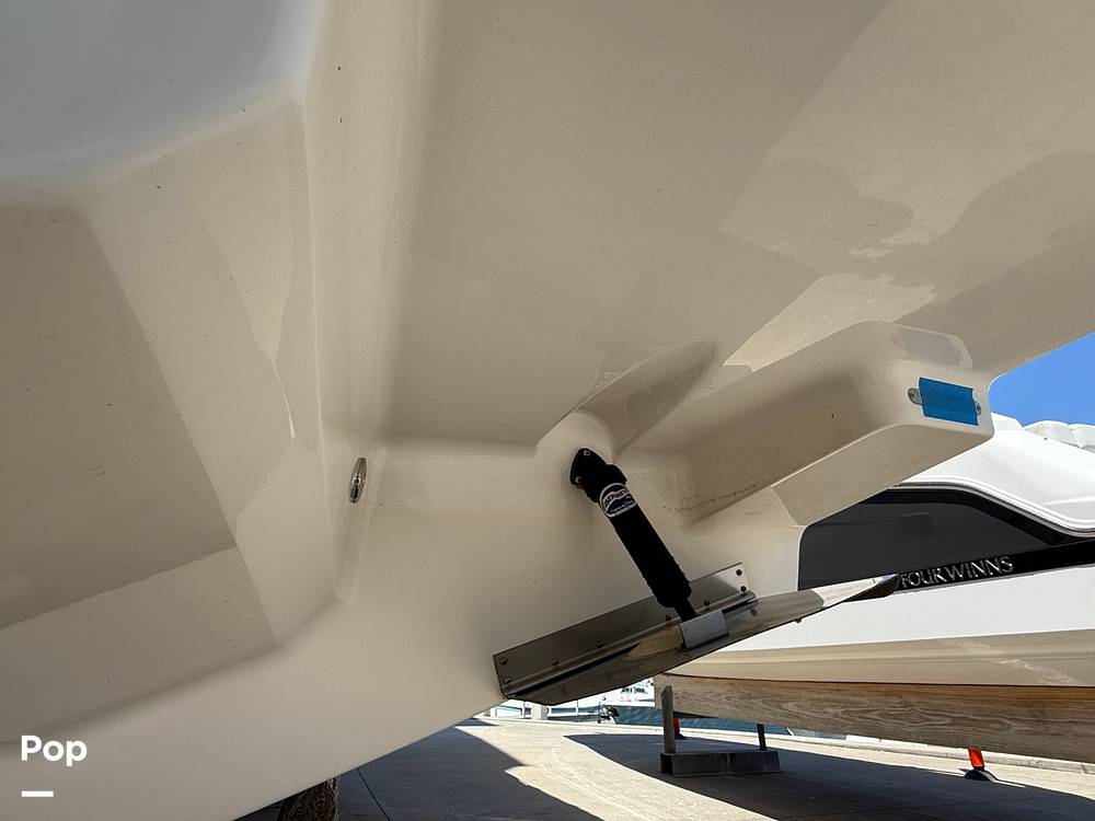 Slide: The Image of Regal 26 XO 2020 - 15315488