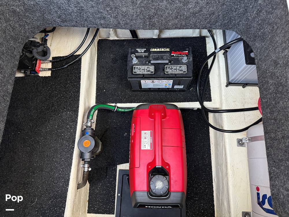 Slide: The Image of Regal 26 XO 2020 - 15339097