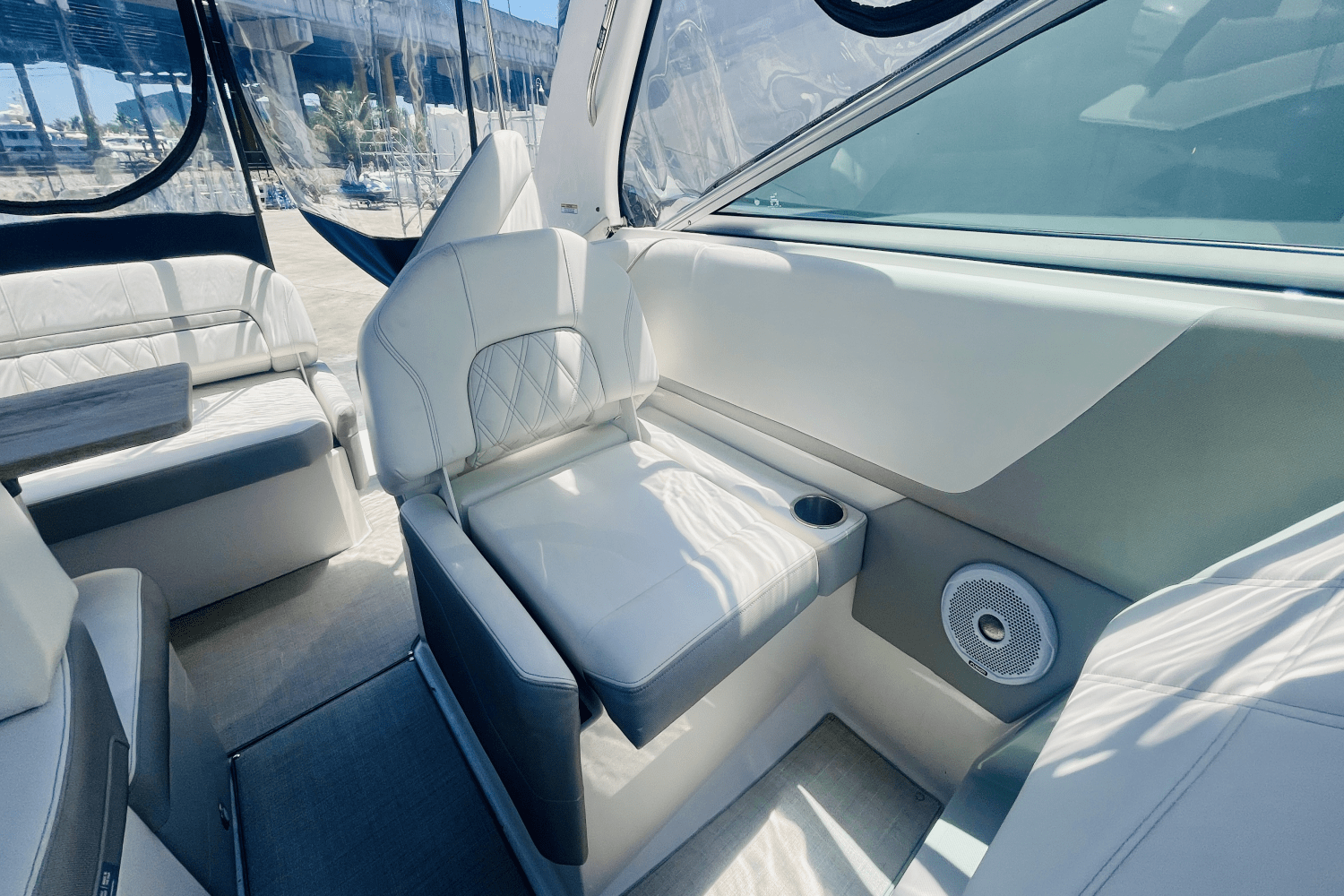 Slide: The Image of Regal 26 XO 2020 - 31