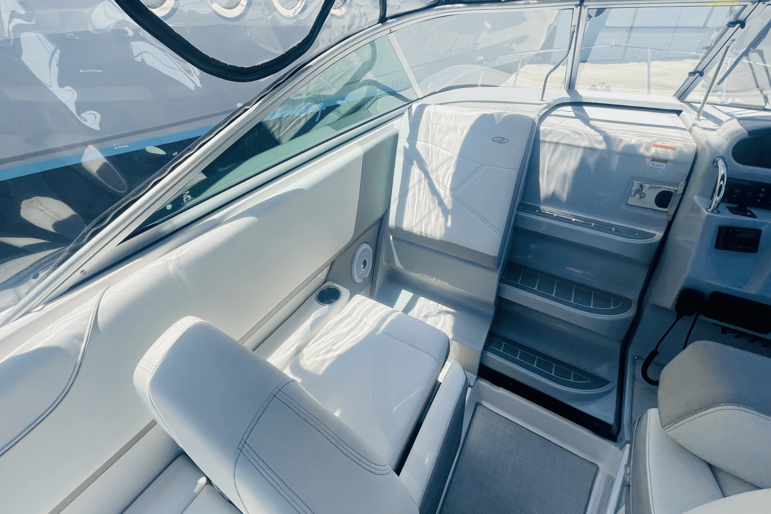 Slide: The Image of Regal 26 XO 2020 - 32