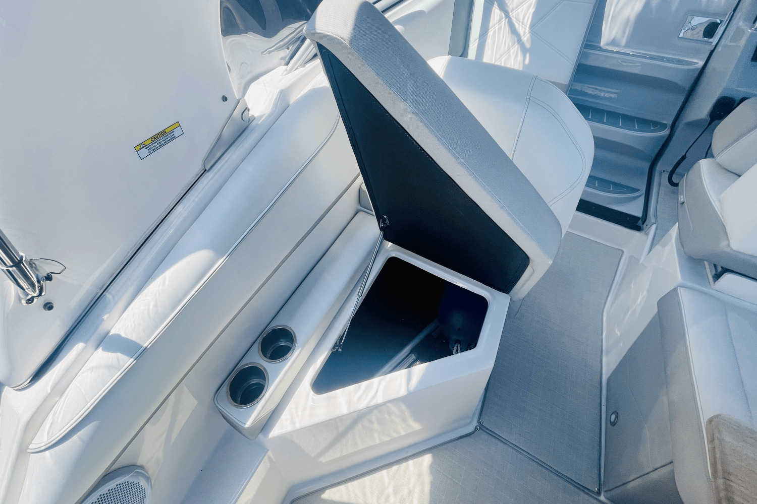 Slide: The Image of Regal 26 XO 2020 - 34